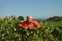 Jean-Louis Poudou, vigneron passionné, propose 5 journées à la découverte de ses terroirs, de ses cépages & de ses vins. Du 11 juillet au 22 août 2014 à Laure-Minervois. Aude.  08H30